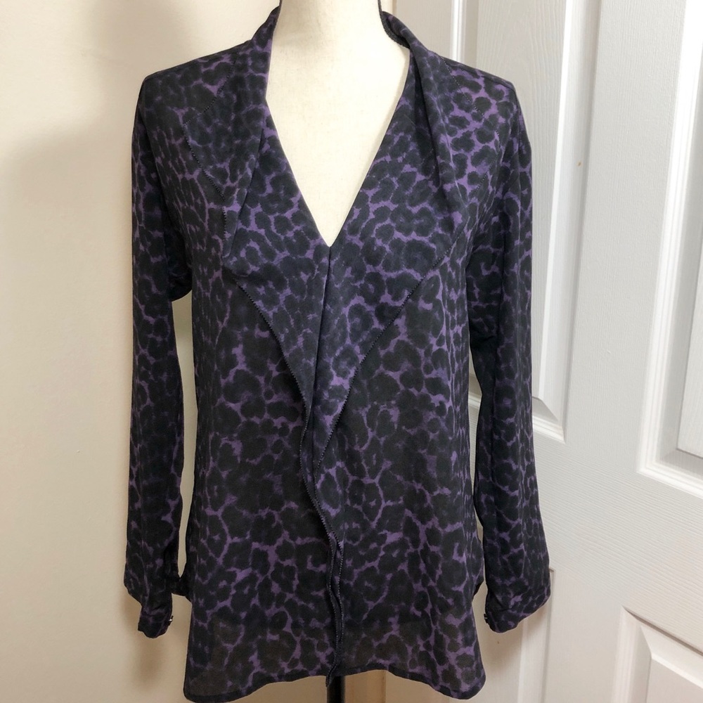 Ann Taylor leopard print ruffle front Vneck top